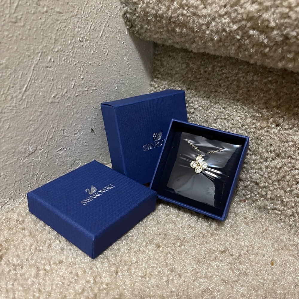 Swarovski Fortune Clover Pendant Necklace 5103383
